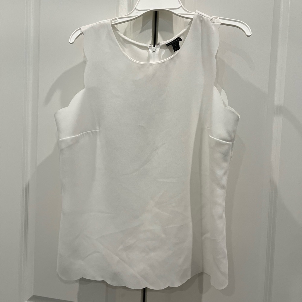 🛑SOLD🛑Worthington White Scallop Tank Top with Zipper